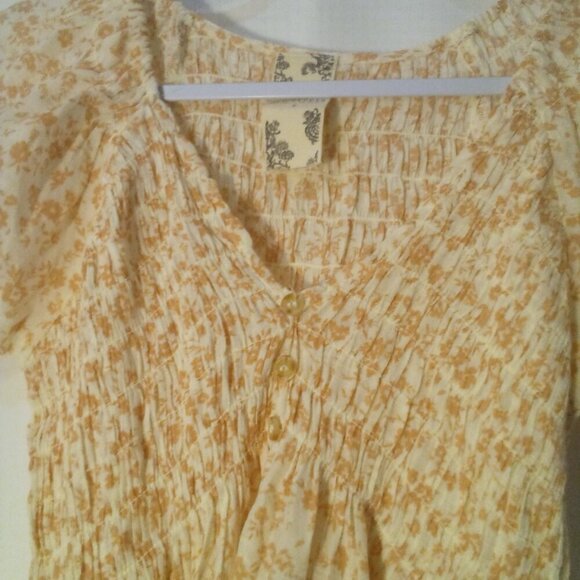 Blu Pepper Blouse Women S Short Sleeve Cropped V-Neck Smocked Floral Tan - Picture 8 of 14